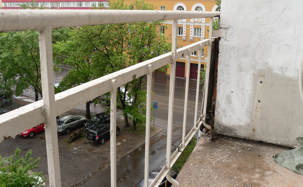 Балкон до начала работ вид 1