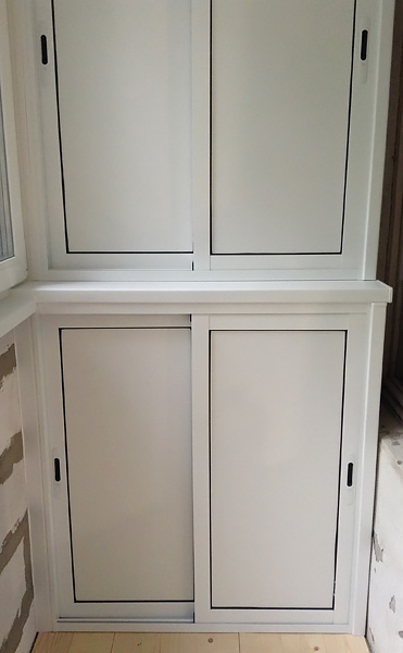 Ступенчатый шкаф с раздвижным фасадом из алюминия - вид 3