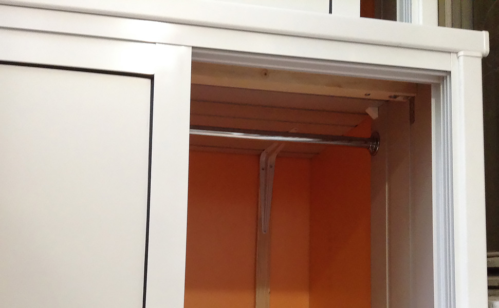 Ступенчатый шкаф с раздвижным фасадом из алюминия - вид 2