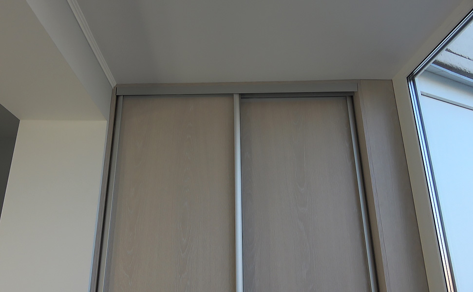 Шкаф с купе дверьми изготовленными из ЛДСП вид 2